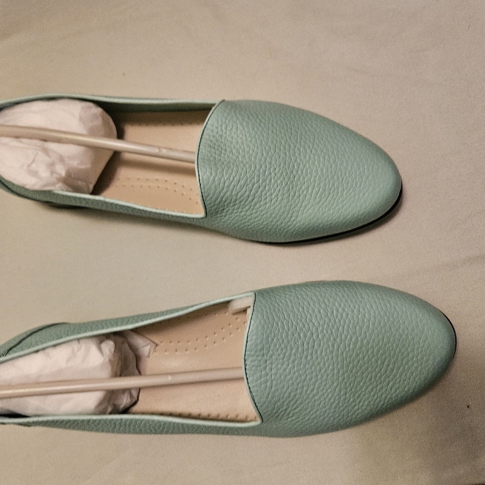 Trotters Women's shoes 10ww Lizard grain Aqua color NIB